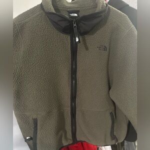 The North Face Dunraven Cropped Sherpa